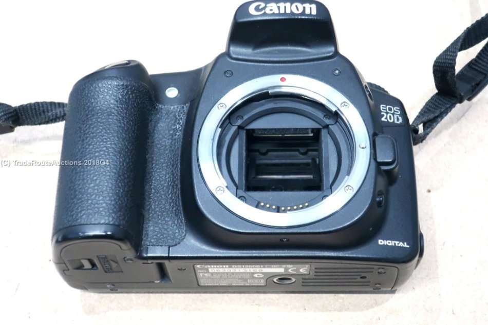 Canon EOS 20D DSLR camera BODY ONLY