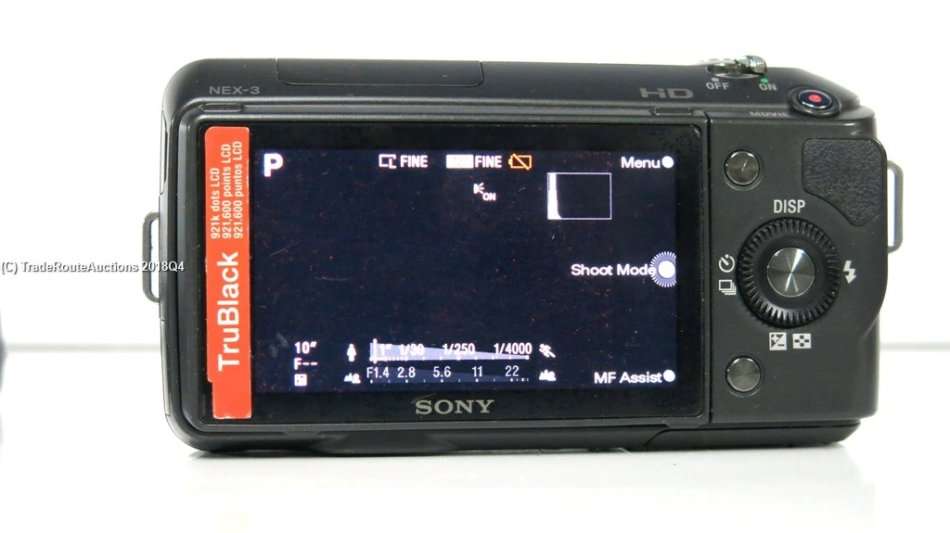 SONY NEX-3 14.2MP with 18-55mm Lens Optical Steady Shot E-MOUNT Digital Camera Kit - Grab a bargain