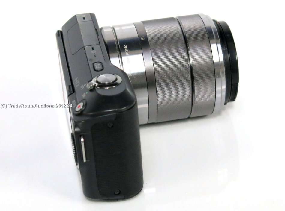 SONY NEX-3 14.2MP with 18-55mm Lens Optical Steady Shot E-MOUNT Digital Camera Kit - Grab a bargain