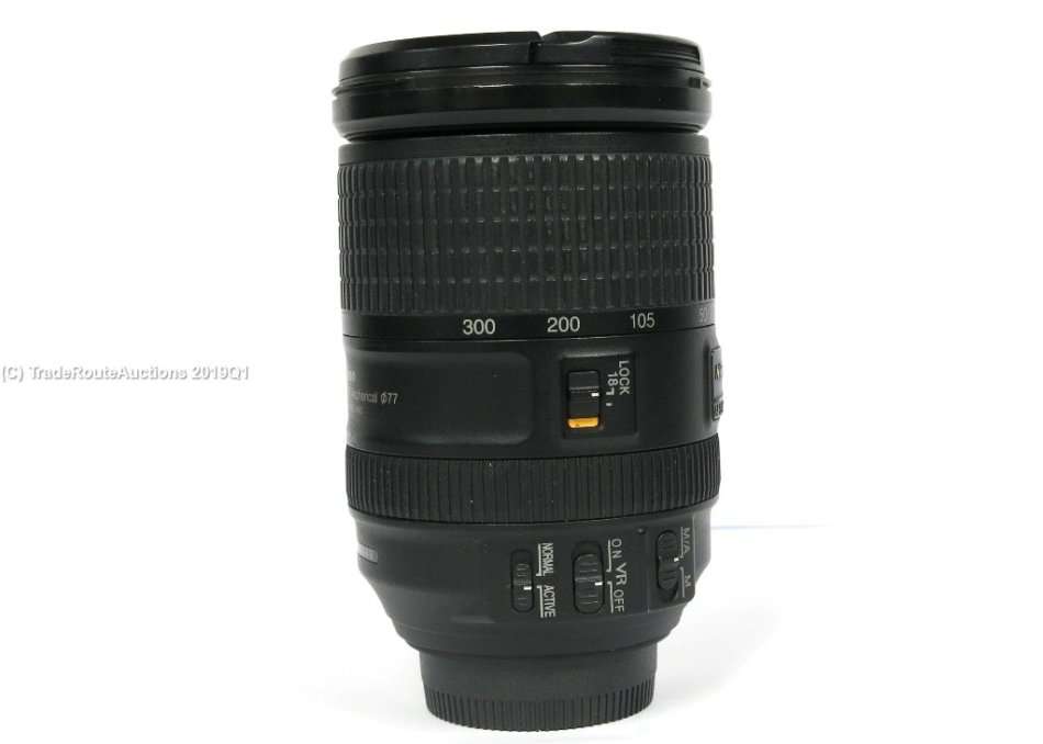 Nikon AF-S dx nikkor 18-300mm f/3.5-5.6G ED VR ii Lens for Nikon Digital SLR Cameras