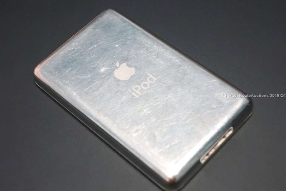 Apple IPod Classic 160GB [ MC293 ] [A1238] [7th Generation] ** IPOD 160GB SILVER 2.5" LCD Screen