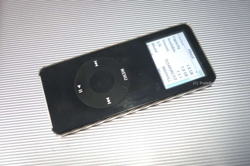 Apple iPod nano 1st Generation Black (2 GB) | MA099LL | A1137