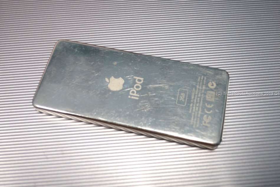 Apple iPod nano 1st Generation Black (2 GB) | MA099LL | A1137