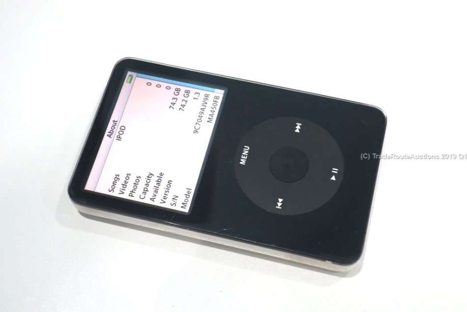 Apple IPod Classic - 5th Generation  BLACK 80GB [ MA450FB ] A1136