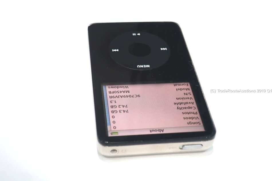 Apple IPod Classic - 5th Generation  BLACK 80GB [ MA450FB ] A1136