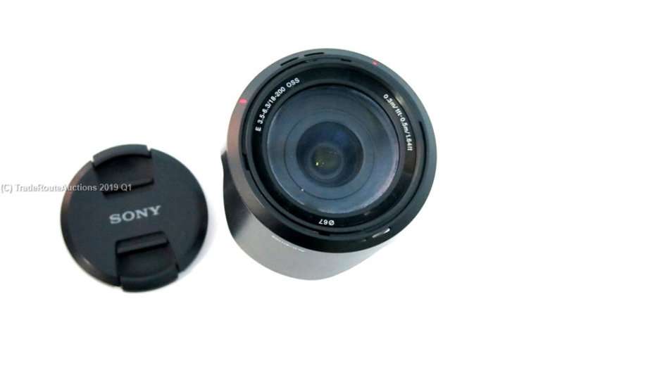 BOXED - Sony E 18-200mm F3.5-6.3 OSS E-Mount Zoom Lens (SEL18200LE) NEX