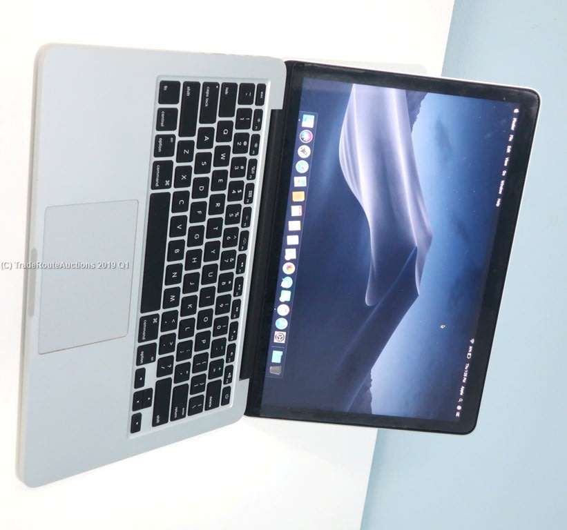Apple MacBook Pro 13.3-inch  | Core i5 2.4GHz | 4GB DDR3  | 128GB SSD  ** RETINA DISPLAY * LATE 2013