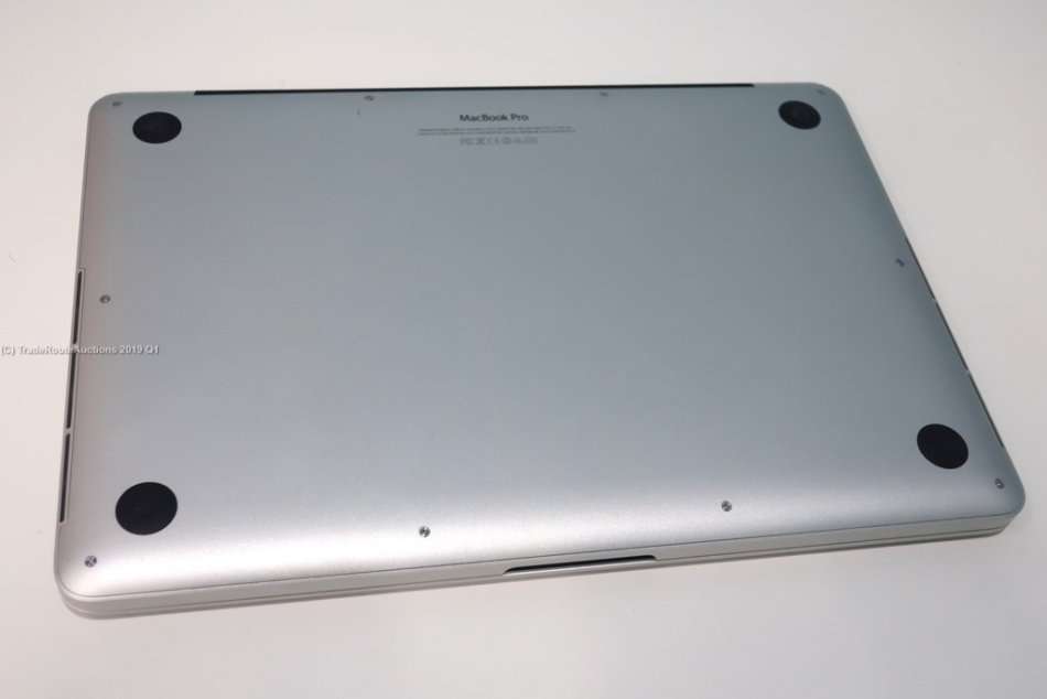 Apple MacBook Pro 13.3-inch  | Core i5 2.4GHz | 4GB DDR3  | 128GB SSD  ** RETINA DISPLAY * LATE 2013