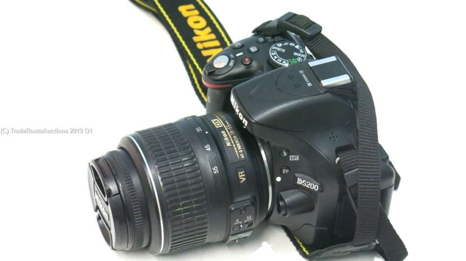 [ 24.1 MEGAPIXELS ] NIKON D5200 DSLR CAMERA +  18-55MM NIKKOR VR LENS PROFESSIONAL KIT