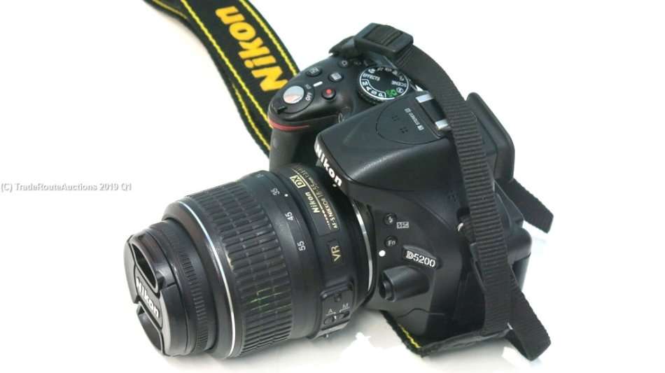 [ 24.1 MEGAPIXELS ] NIKON D5200 DSLR CAMERA +  18-55MM NIKKOR VR LENS PROFESSIONAL KIT