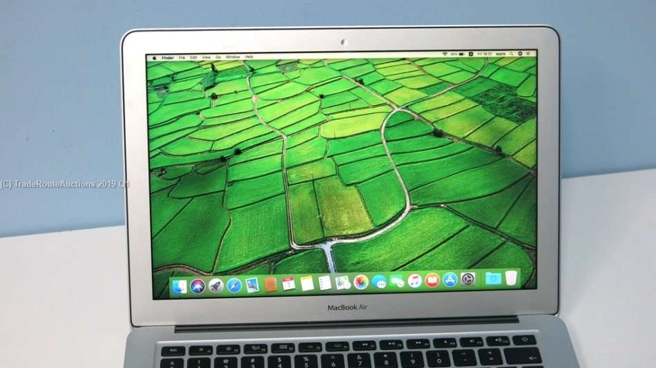 MacBook Air 13.3-inch | Core i5 1.8GHz | 8GB RAM | 128GB SSD MACBOOK AIR 13 INCH 2017 MODEL