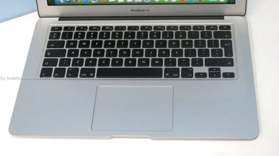 MacBook Air 13.3-inch | Core i5 1.8GHz | 8GB RAM | 128GB SSD MACBOOK AIR 13 INCH 2017 MODEL