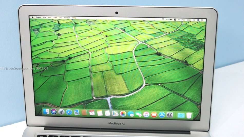 MacBook Air 13.3-inch | Core i5 1.8GHz | 8GB RAM | 128GB SSD MACBOOK AIR 13 INCH 2017 MODEL