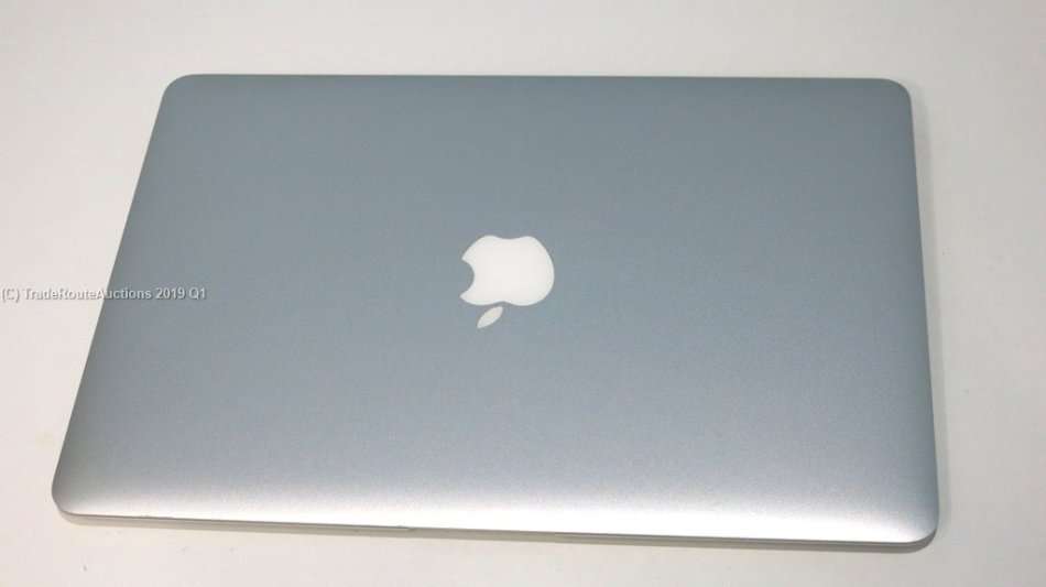 MacBook Air 13.3-inch | Core i5 1.8GHz | 8GB RAM | 128GB SSD MACBOOK AIR 13 INCH 2017 MODEL