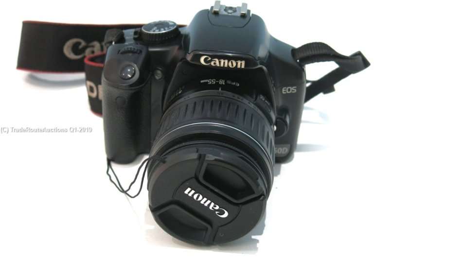 Canon EOS 450D DigitalSLR camera 12.2 Megapixels with Canon 18-55mm Lens Kit
