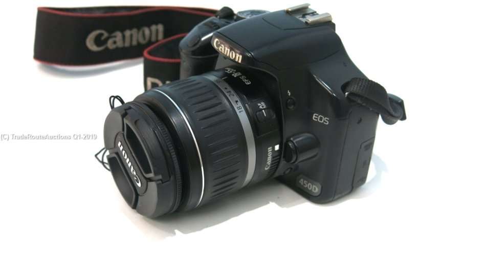 Canon EOS 450D DigitalSLR camera 12.2 Megapixels with Canon 18-55mm Lens Kit