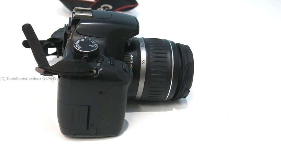 Canon EOS 450D DigitalSLR camera 12.2 Megapixels with Canon 18-55mm Lens Kit