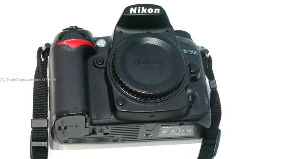 NIKON D7000 DSLR CAMERA Body (ONLY) 16.2 Megapixels