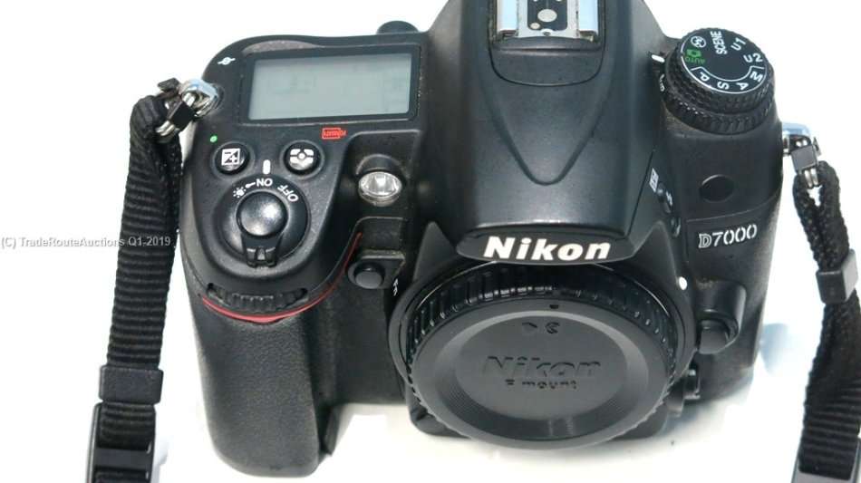 NIKON D7000 DSLR CAMERA Body (ONLY) 16.2 Megapixels