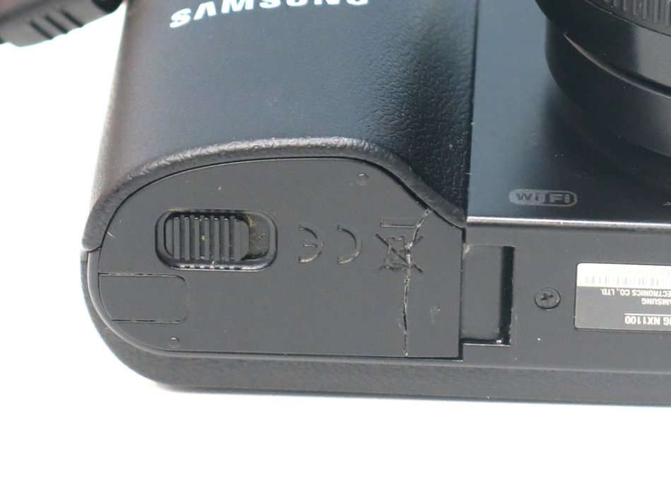 Samsung NX1100 20.3MP CMOS Smart | WiFi | FULL HD | Digital Camera + 20-50mm Lens