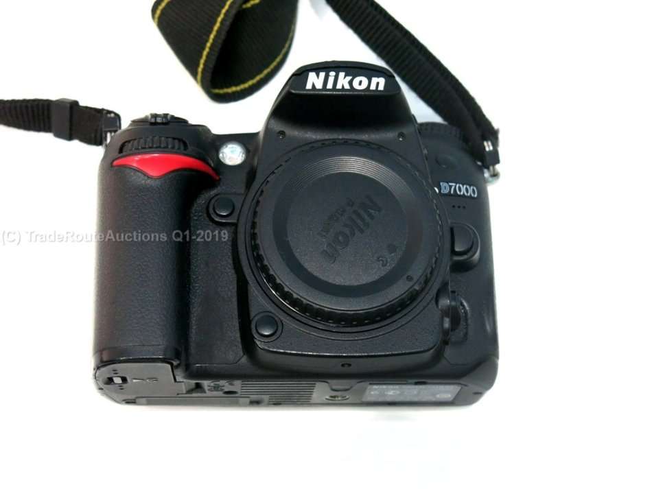 NIKON D7000 DSLR CAMERA Body (ONLY) 16.2 Megapixels