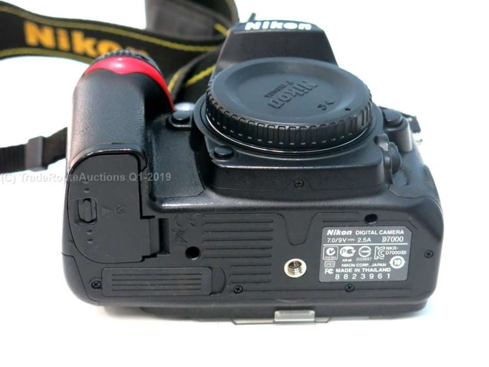 NIKON D7000 DSLR CAMERA Body (ONLY) 16.2 Megapixels