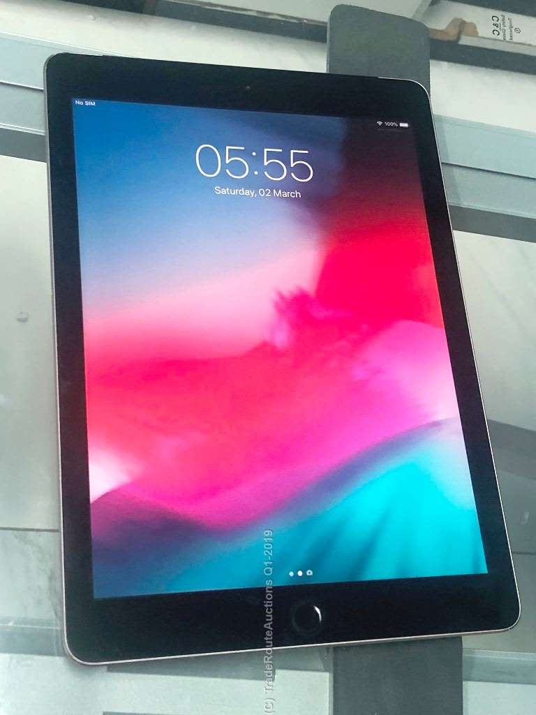 Tablet Apple iPad 5th Gen 2017 | MP262HC/A | CELLULAR + WiFi | 128GB | Space Grey | A1823 | 9.7 inch