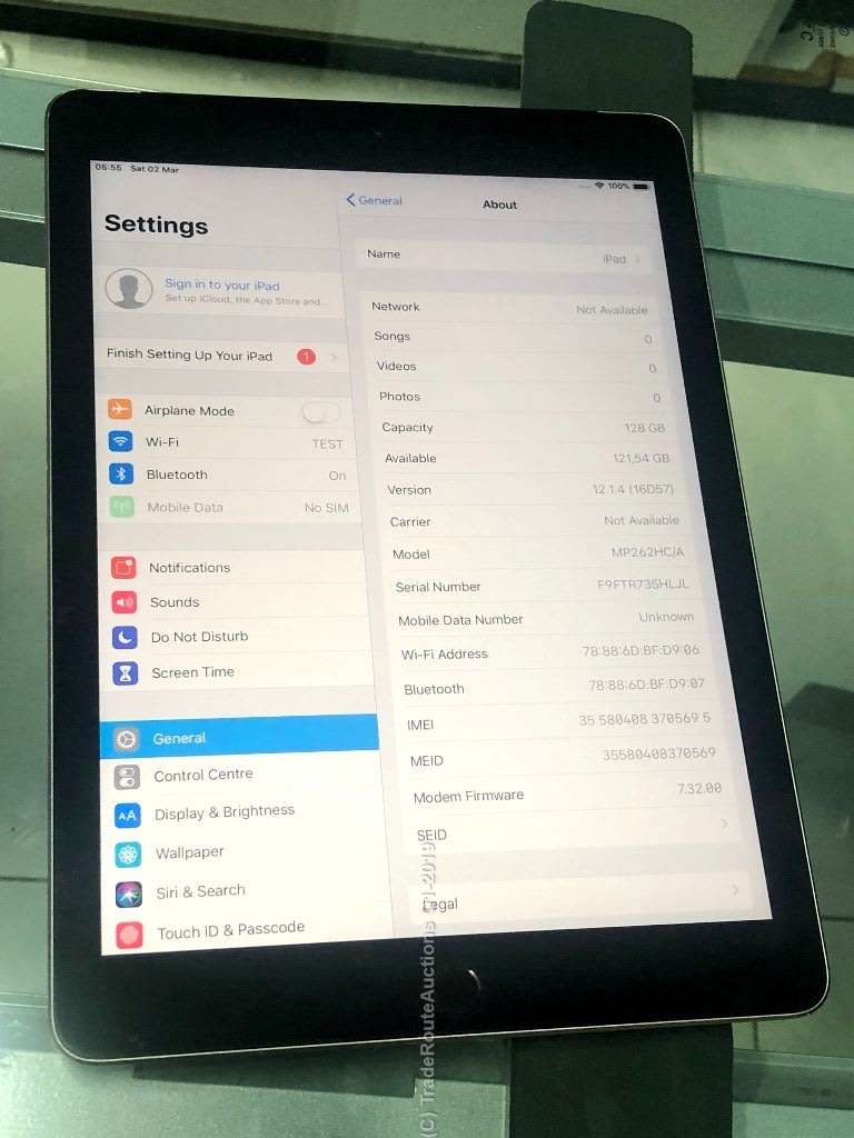 Tablet Apple iPad 5th Gen 2017 | MP262HC/A | CELLULAR + WiFi | 128GB | Space Grey | A1823 | 9.7 inch