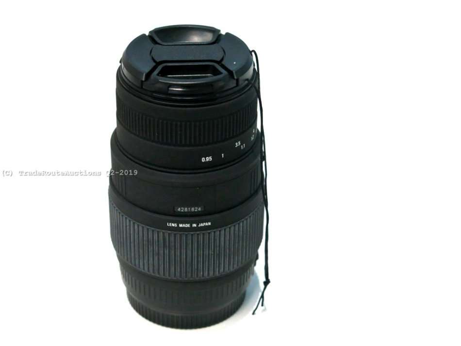 SIGMA DG 70-300mm Telephoto Zoom Lens for Canon DSLR Cameras