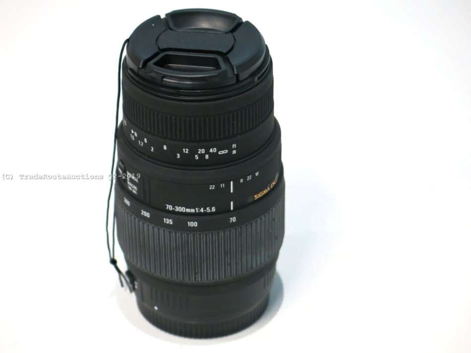 SIGMA DG 70-300mm Telephoto Zoom Lens for Canon DSLR Cameras