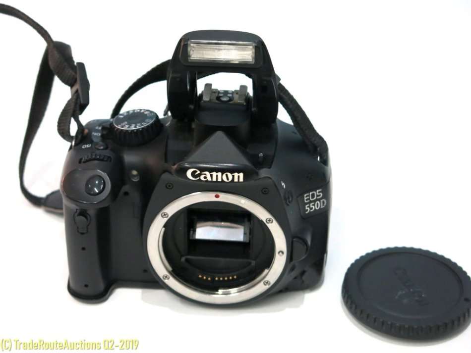 Canon EOS 550D Digital SLR camera 18 MP - BODY ONLY - Please Read