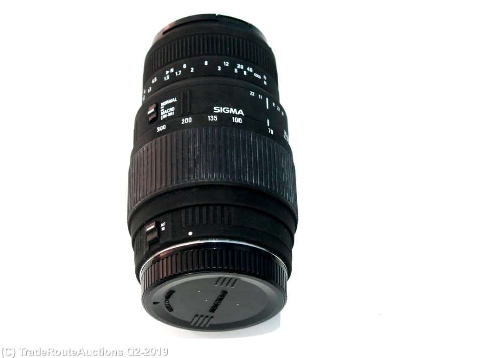 SIGMA DG 70-300mm Telephoto Zoom Lens for Canon DSLR Cameras