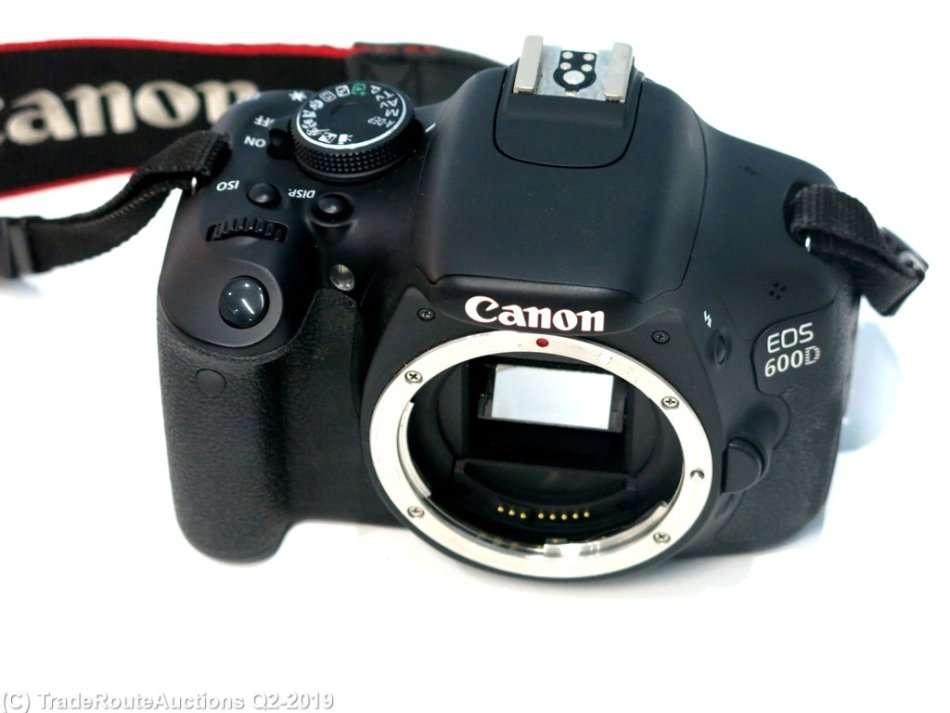 Canon EOS 600D Digital SLR CAMERA BODY ONLY - PROFESSIONAL [18 Megapixels]