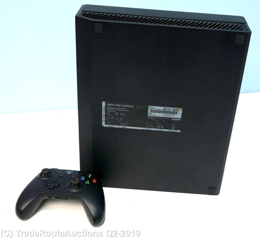 Microsoft Xbox One 500GB Model 1540 Gaming Console + 1 Controller