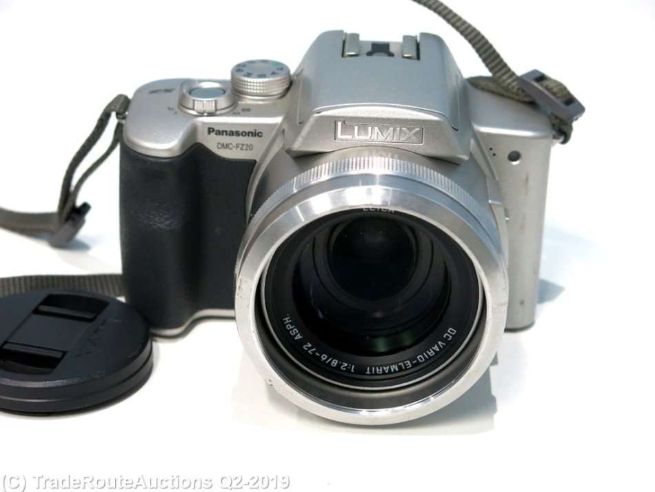 Panasonic LUMIX DMC-FZ20 5 Megapixel Digital Camera