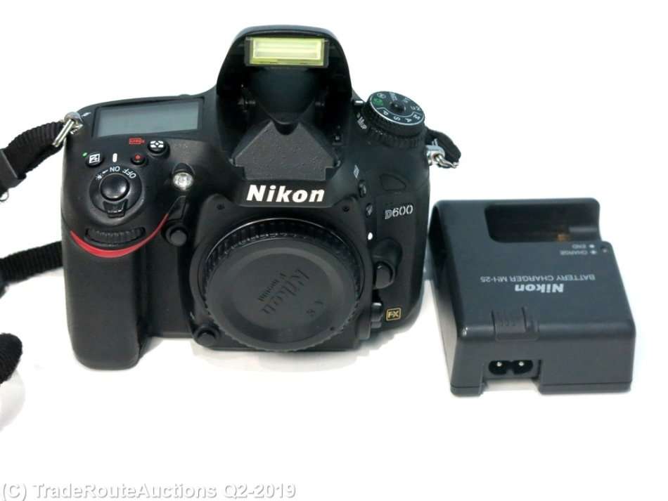 Nikon D600 BODY  - 24.3 MP FX - Full Frame Digital SLR Professional Camera Body