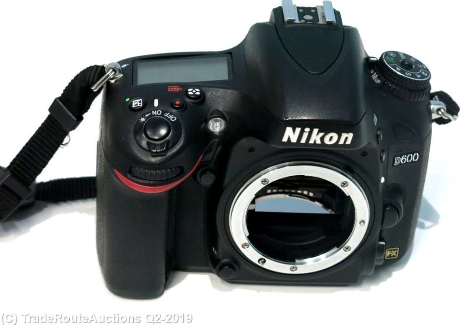 Nikon D600 BODY  - 24.3 MP FX - Full Frame Digital SLR Professional Camera Body