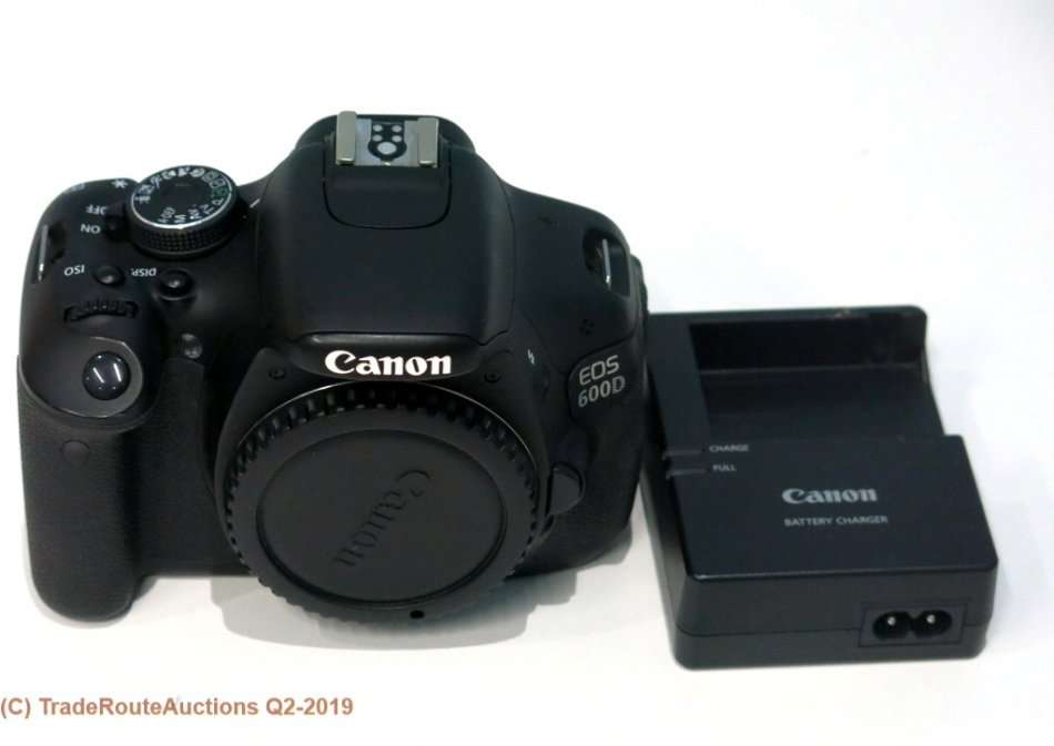 Canon EOS 600D Digital SLR CAMERA BODY ONLY - PROFESSIONAL [18 Megapixels]