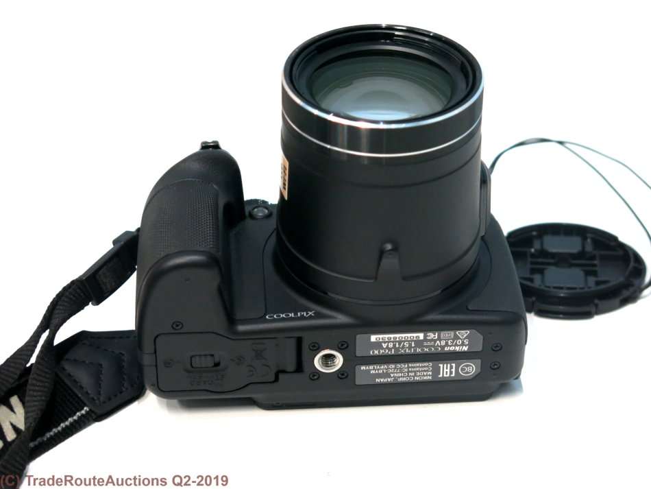 Nikon COOLPIX P600 16.1 MP Wi-Fi CMOS Digital Camera with 60x Zoom NIKKOR Lens