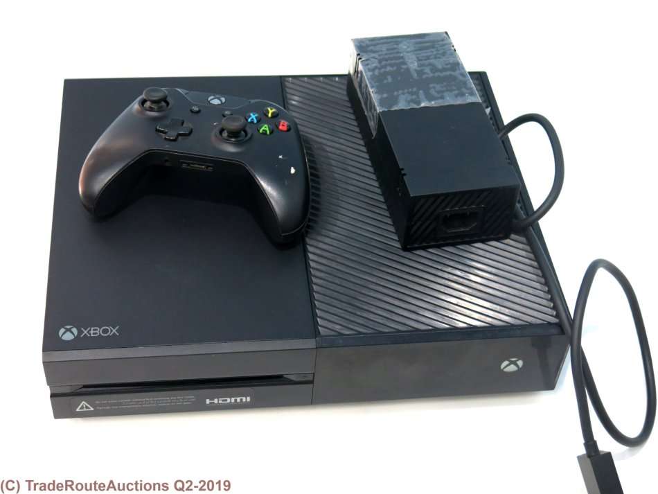 Microsoft Xbox One 500GB Model 1540 Gaming Console + 1 Controller