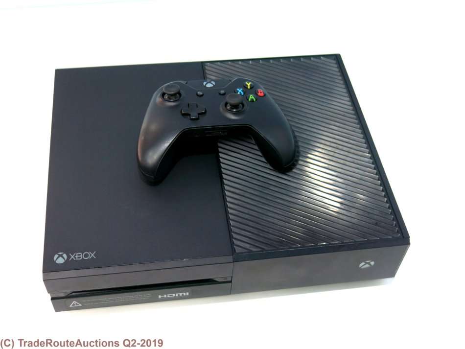 Microsoft Xbox One 500GB Model 1540 Gaming Console + 1 Controller