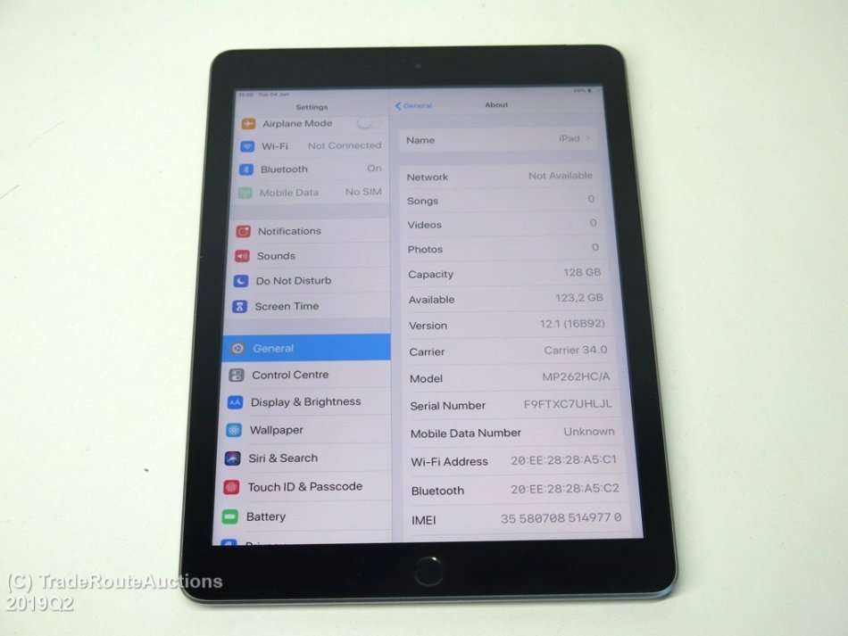 Tablet Apple iPad 5th Gen 2017 | MP262HC/A | CELLULAR + WiFi | 128GB | Space Grey | A1823 | 9.7 inch