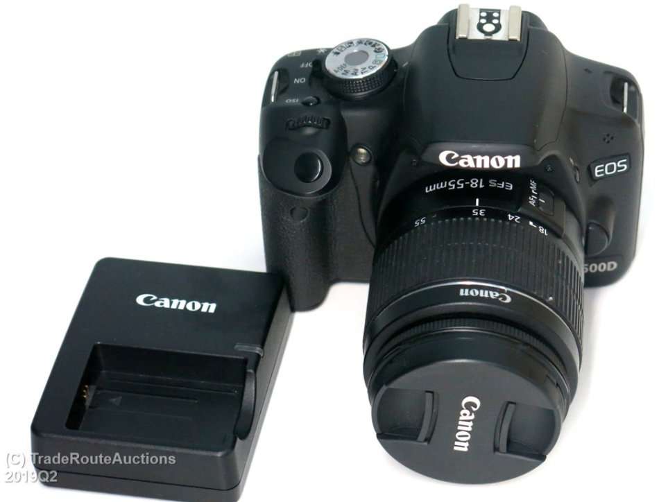 Canon EOS 500D Digital SLR camera 15.1 Megapixels FULL HD + Canon 18-55mm Lens KIT