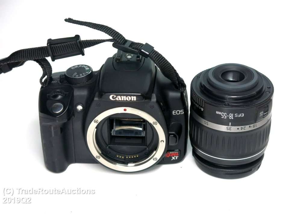 Canon Digital Rebel XT Digital SLR Camera plus 18-55 lens Kit