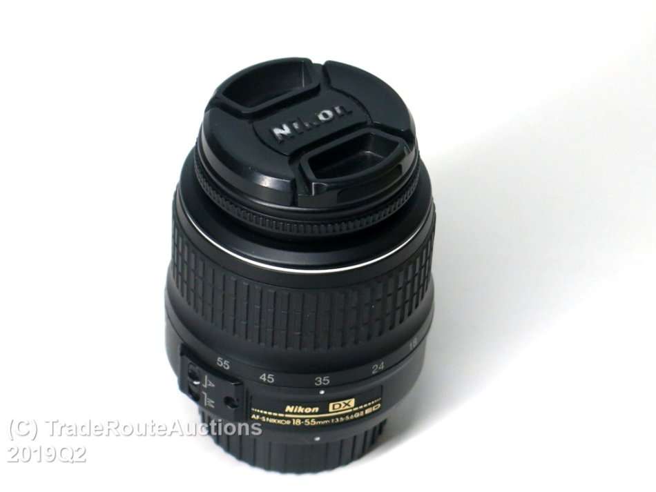 Nikon 18-55mm f/3.5-5.6G AF-S DX G ED Nikkor Lens
