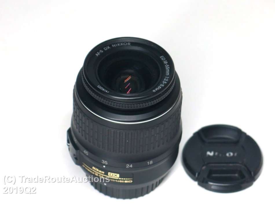 Nikon 18-55mm f/3.5-5.6G AF-S DX G ED Nikkor Lens