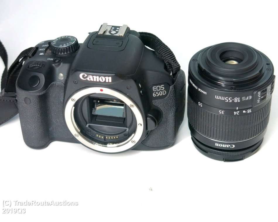 CANON 650D Digital SLR CAMERA with Canon 18-55mm Lens (18 Megapixels) DSLR Camera Kit