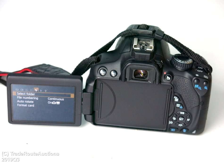 CANON 650D Digital SLR CAMERA with Canon 18-55mm Lens (18 Megapixels) DSLR Camera Kit