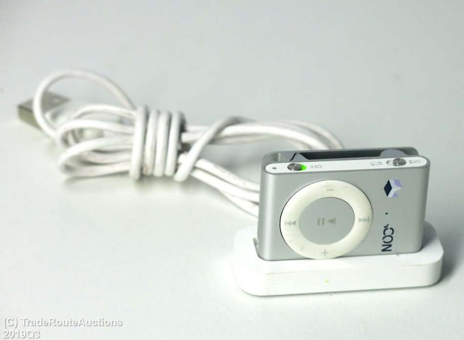 Apple iPod Shuffle 1GB Silver | A1204 | SILVER | 2ND GEN