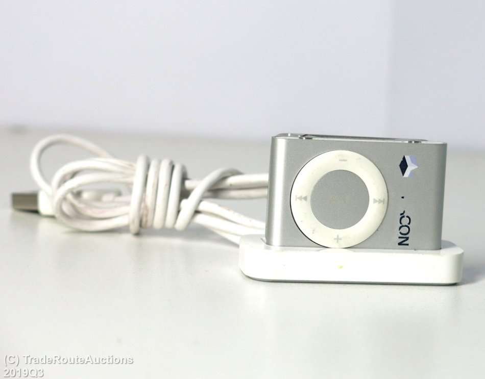 Apple iPod Shuffle 1GB Silver | A1204 | SILVER | 2ND GEN